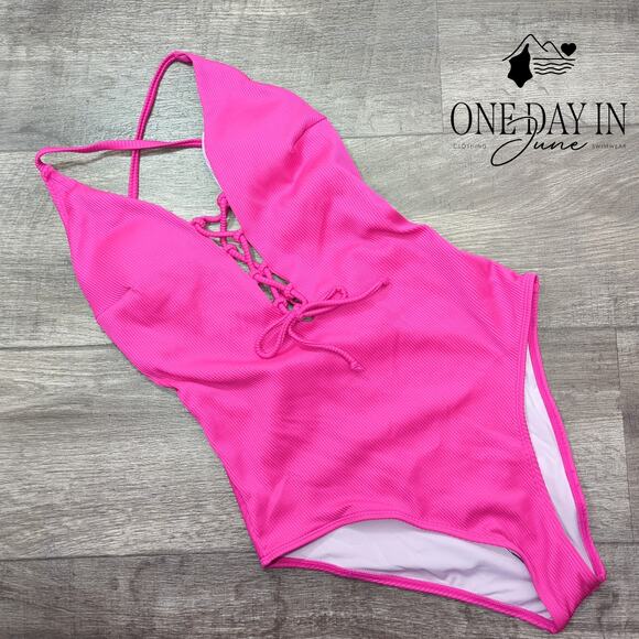 Cupshe Ribbed Lace Up Front Swimsuit Size M - Picture 3 of 7